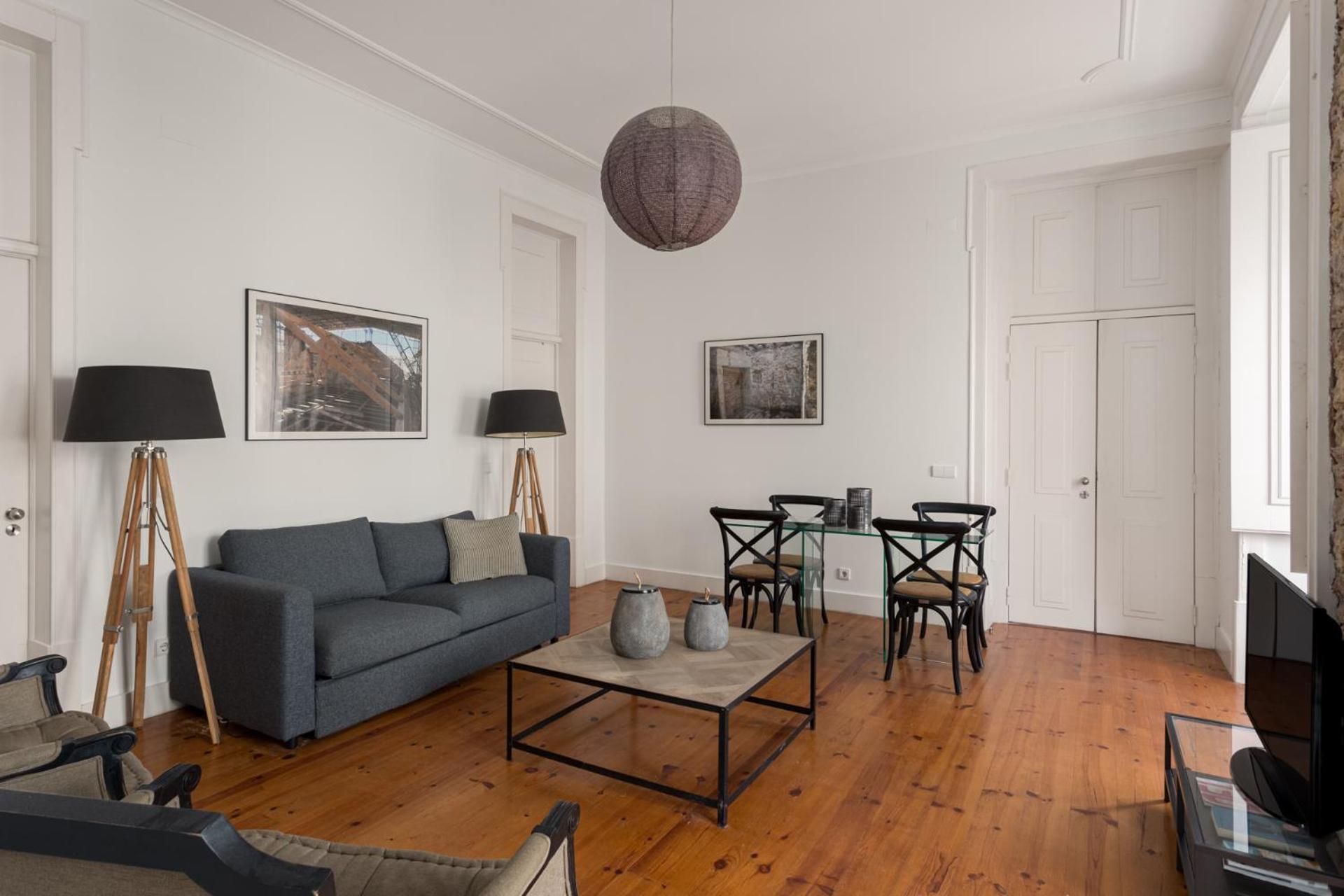 Apartment Chic 1-bedroom In Cais Do Sodre - Modern And Lisbon
