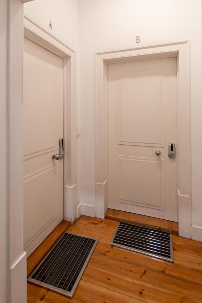 Chic 1-bedroom In Cais Do Sodre - Modern And Lisbon
