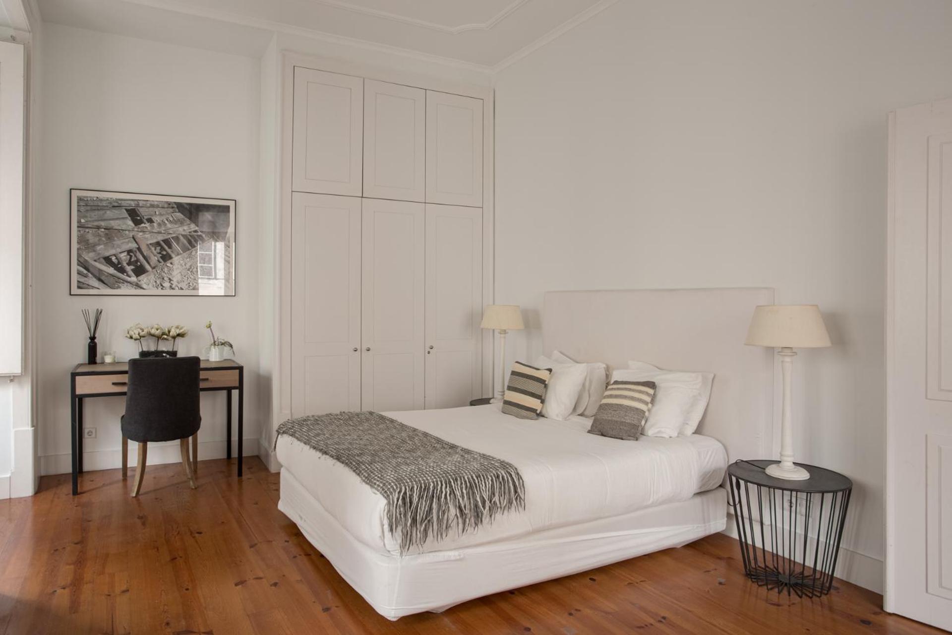 Apartment Chic 1-bedroom In Cais Do Sodre - Modern And Lisbon
