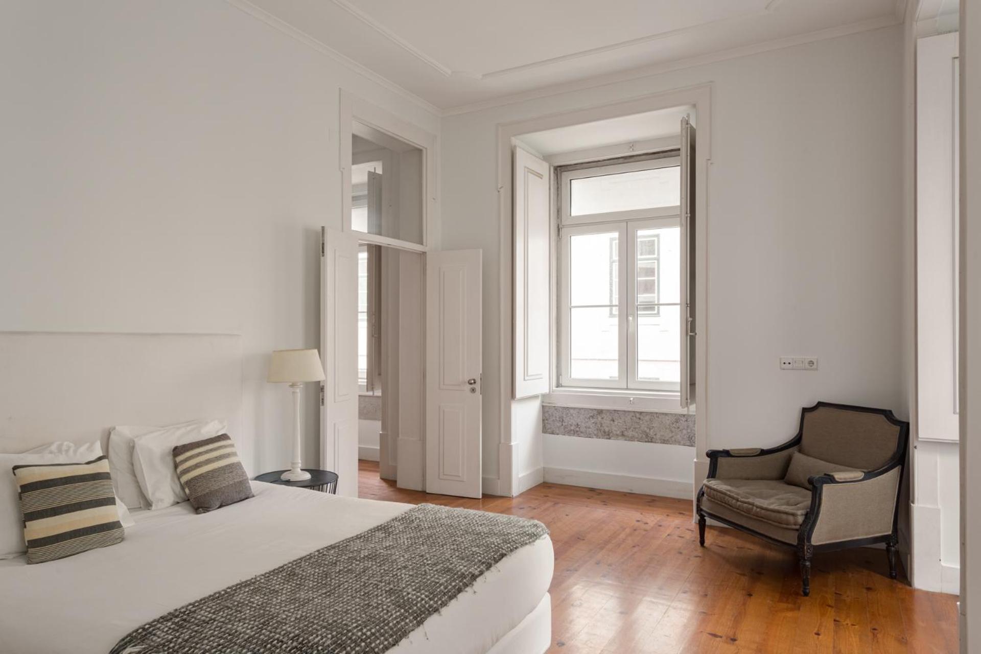 Chic 1-bedroom In Cais Do Sodre - Modern And Apartment Lisbon